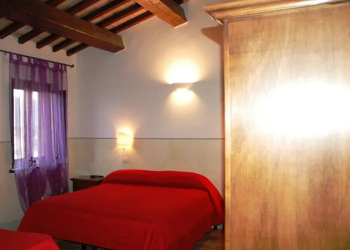 Agriturismo La Palombara ファームステイ